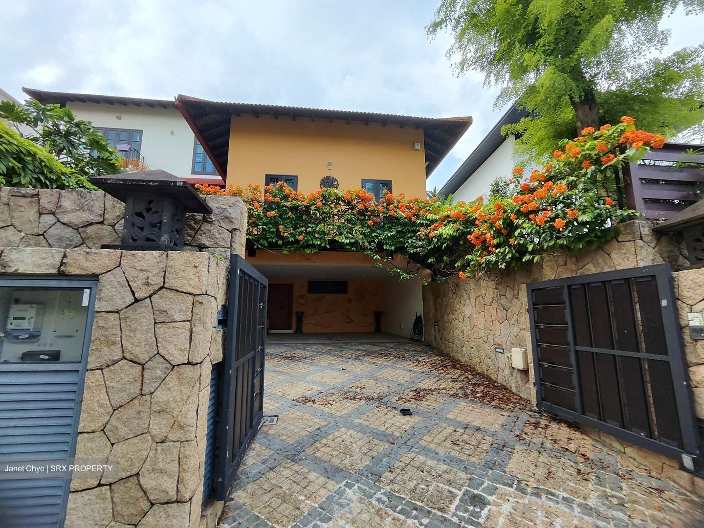 Chestnut Avenue (D23),  #591396581